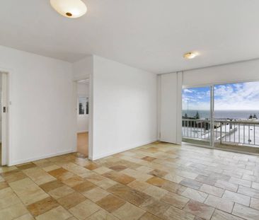 3 bedroom apartment in heart of Cottesloe Beach - Photo 1