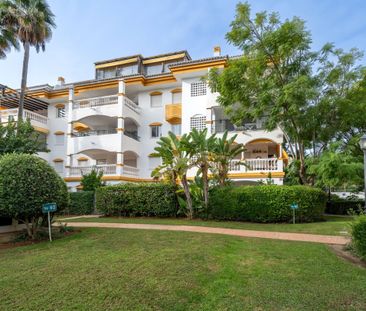 Middle Floor Apartment · Nueva Andalucía - Photo 4