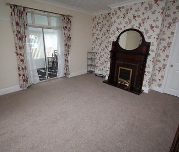 3 bedroom detached bungalow to rent - Photo 3