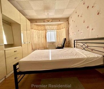 Silverstone Drive, Manchester, M40 - Photo 3