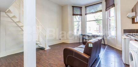 Bright studio flat in a period conversion set in luxurious Maida Vale - Photo 4