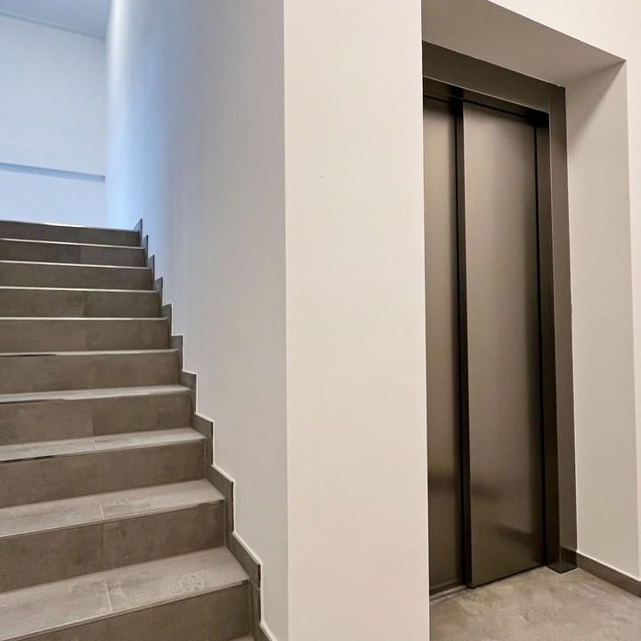 Moderne Wohnung mit Balkon im Zentrum-West - Photo 1