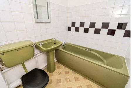 2 bedroom ground floor flat to rent - Photo 5