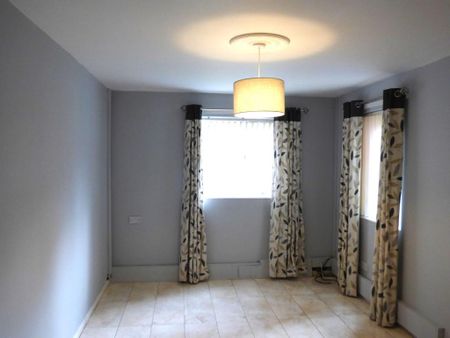 3 bedroom mews to rent - Photo 3