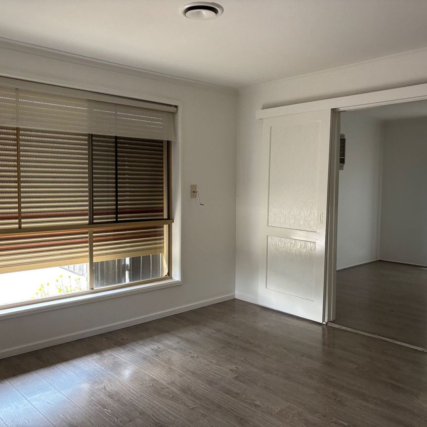 Charming Meadow Heights Unit for Rent - Photo 1