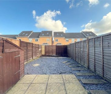 3 bedroom end of terrace house to rent - Photo 3