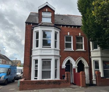 1 bedroom in a house share to rent - Photo 2