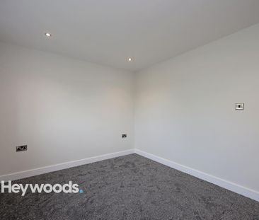 4 bedroom detached house to rent - Photo 4