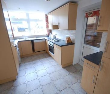 4 bedroom townhouse to rent - Photo 3