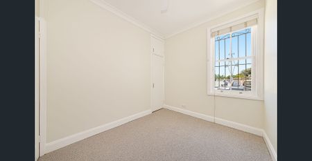 Light Flooded Modern Bedroom Terrace with Garage - Photo 4