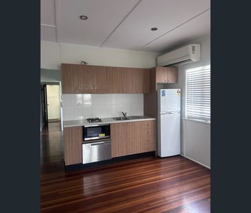 2/6a Forth Street, South Mackay, Qld 4740 - Photo 2