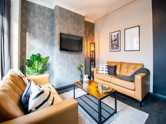 Haigh Avenue (Room 2), Rothwell, - Photo 1