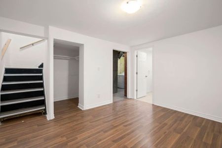 Torbolton Townhouse — 3 Bedroom 2 Bathroom Townhouse - Photo 5