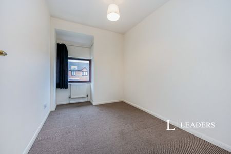 5 bedroom house to rent Hindemith Gardens, Old Farm Park, MK7 - Photo 5