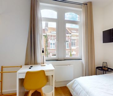 VIRGINIE GHESQUIERE Colocation 5 chambres à Lille - Photo 2