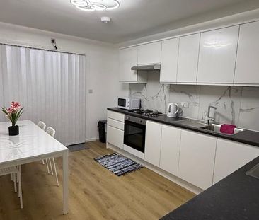 4 bedroom house to rent - Photo 5