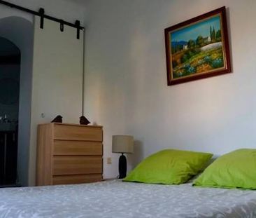 Deux pièces avec piscine, parking et terrasse - Photo 1