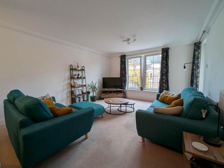 2 bedroom flat to rent - Photo 2