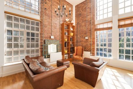 2 Bed Flat - Photo 2