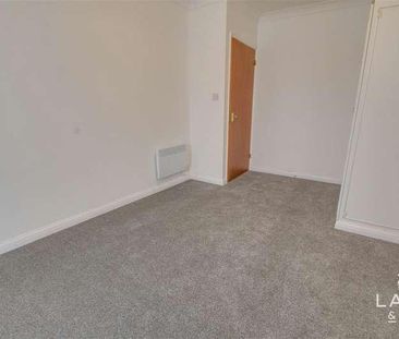 Old Road, Clacton-on-sea, CO15 - Photo 1