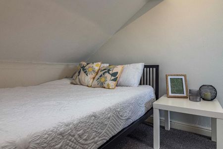 4 bedroom terraced house to rent - Photo 5