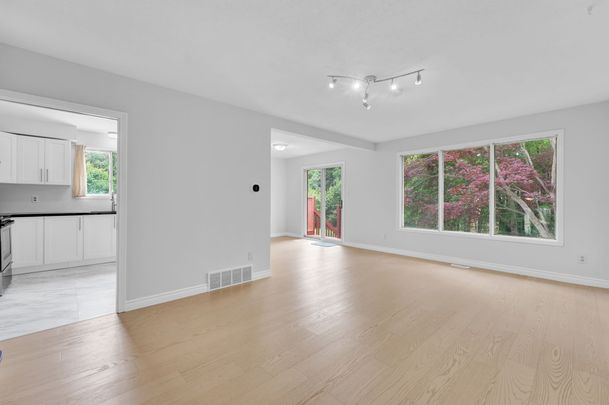 For Lease - 370A Churchill Court, Waterloo, Ontario - Photo 1