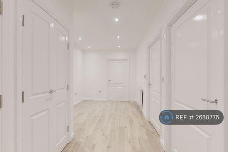 2 bedroom penthouse to rent - Photo 3