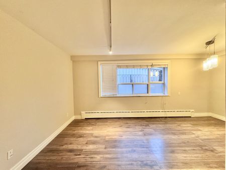 For Lease - 25 Paisley Boulevard Unit# Unit One, Mississauga, Ontario - Photo 4