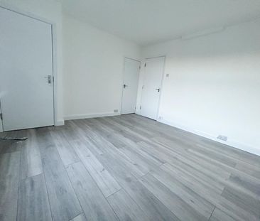 1 Bedroom Flat To Let - HP12 - Photo 3