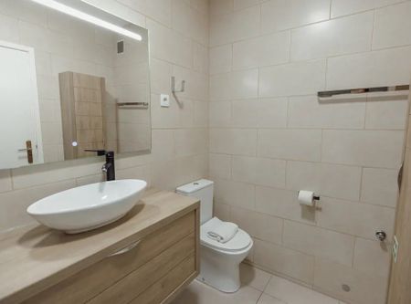 Rua de Antero de Quental, Porto, Braga 4050-056 - Photo 4