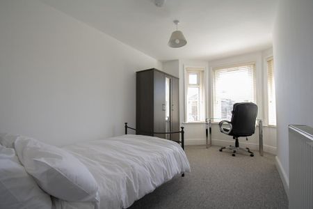 Bournemouth Capstone Road Charminster, BH8, Dorset - Photo 5