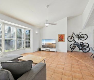 WATERFRONT FAMILY HOME - Photo 1