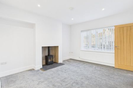 3 bedroom end of terrace house to rent - Photo 2