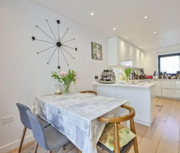 4 bedroom terraced house to rent - Photo 4