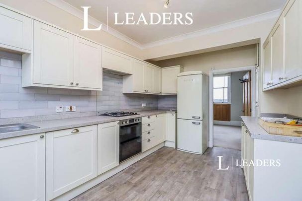 Dee Banks, Chester, CH3 - Photo 1