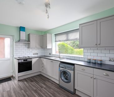 2 bedroom semi-detached house to rent - Photo 6