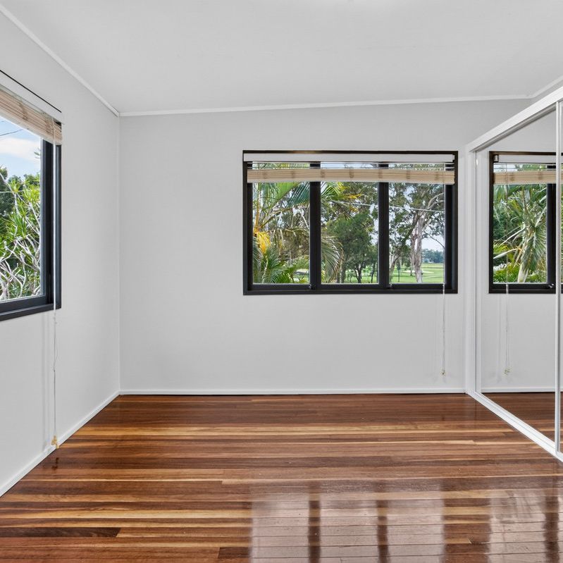 Freshly Updated Unit in Prime Wynnum Location - Photo 1