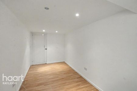 4 bedroom detached house to rent - Photo 5