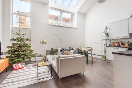 2 bedroom terraced house to rent - Photo 2