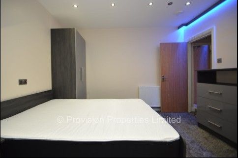 1 bedroom flats in Leeds - Photo 1