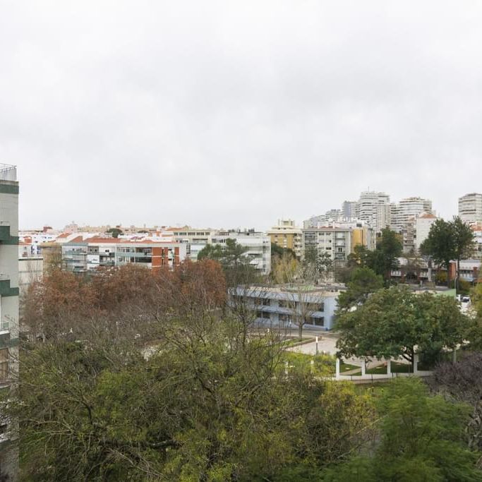 3 Bedroom Apartment with balcony, Restelo, Lisboa - Photo 1