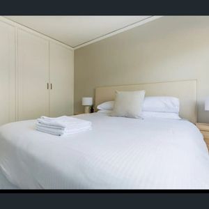 Fully furnished apartment minimum 3 month lease - Photo 2