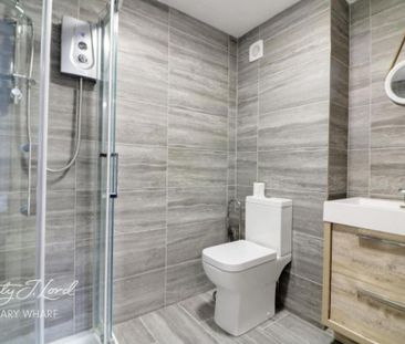 1 bedroom in a flat share to rent - Photo 6