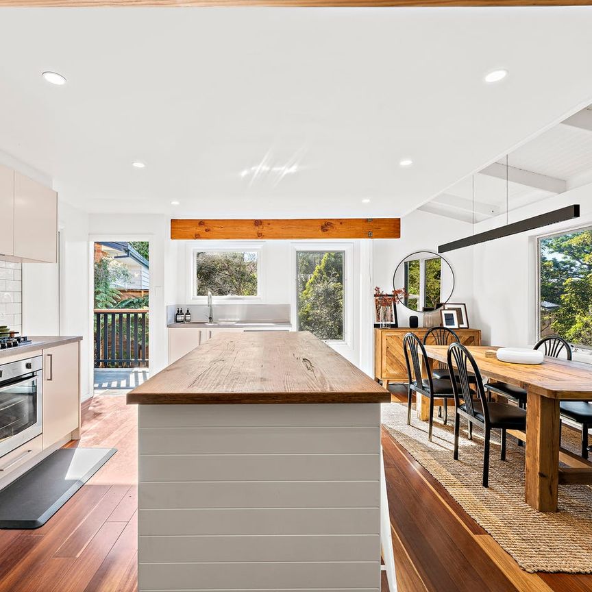 Tranquil Tree-Top Living in Mount Keira - Photo 1