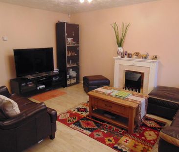 3 bedroom semi-detached house to rent - Photo 2