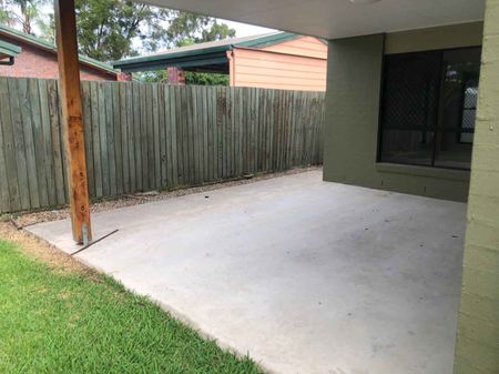 CABOOLTURE - MODERN & TRANQUIL - Photo 4