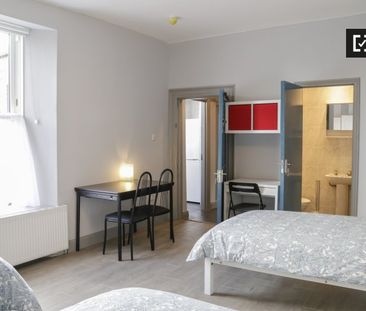 Bed for rent in 6-bedroom house in Phibsborough - Photo 1