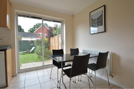 Collins Close, Chandlers Ford - Photo 3