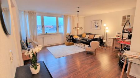 Moderne 2 ZKB mit EKB und Aufzug - Photo 2