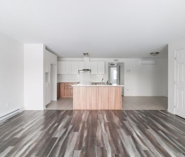 Grand Logement 2 Chambres à Louer - Photo 2